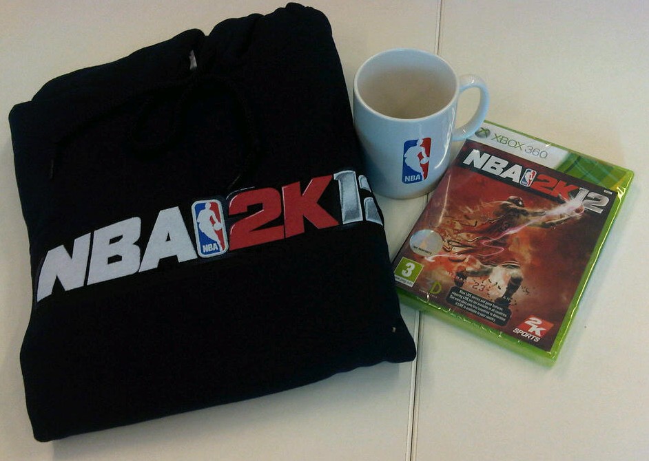 NBA 2K12 - Felpa, tazza e gioco